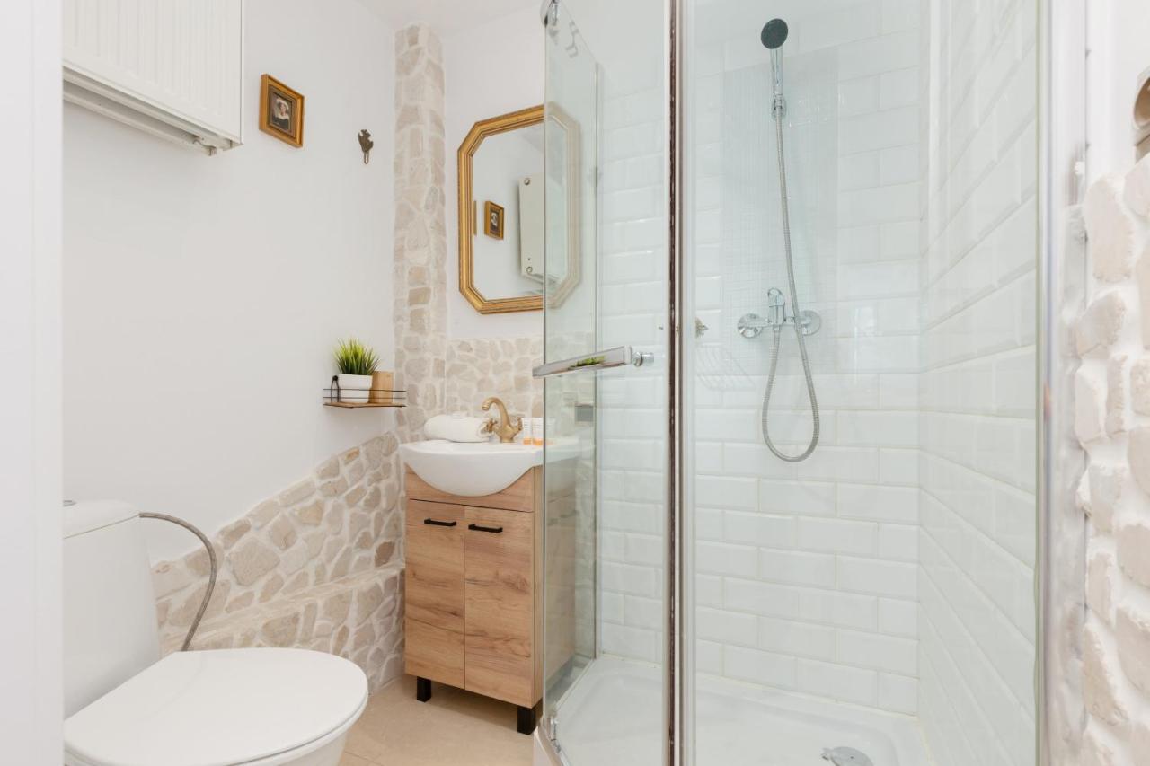 Bright Apartment Wola Near Metro Station By Noclegi Renters Varsó Kültér fotó